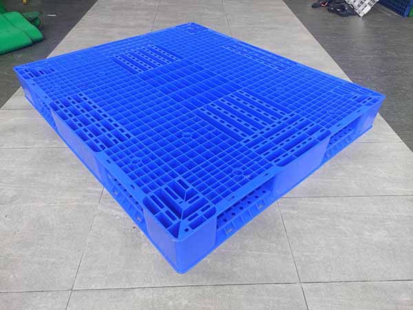 Pallet nhựa 1100x1300x150mm 2 mặt 4 Pallet nhua 1100x1300x150mm 2 mat