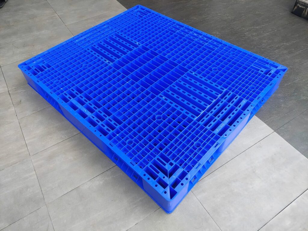 Pallet Nhựa 2 mặt liền khối PL20 8 pallet nhua 2 mat lien khoi pl20 anh 3