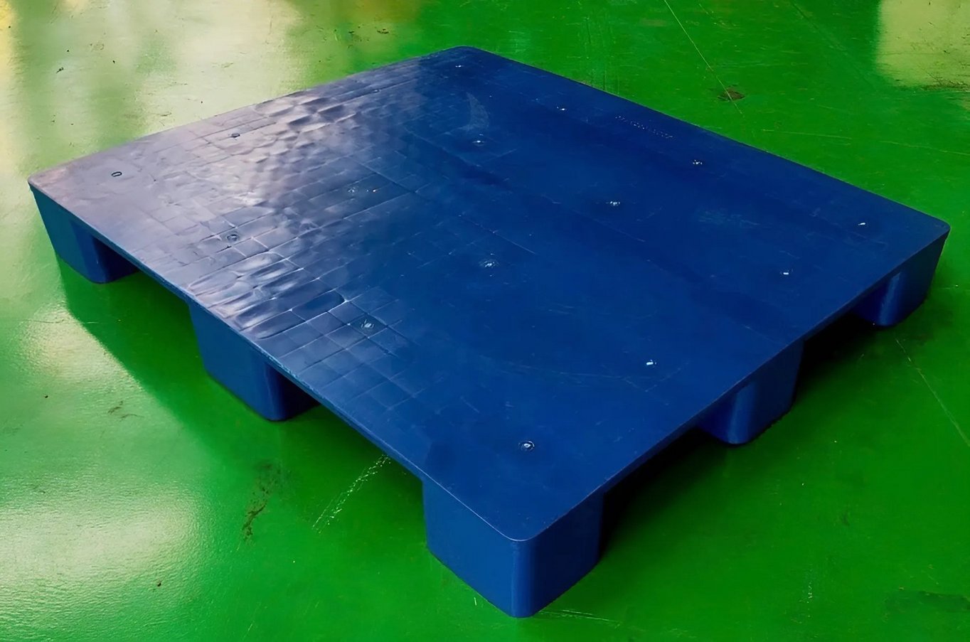Pallet Nhựa Mặt Phẳng 1200x800x140mm 4 Pallet nhựa mặt phẳng chất lượng cao, đáp ứng hoặc vượt quá các tiêu chuẩn chất lượng quốc tế