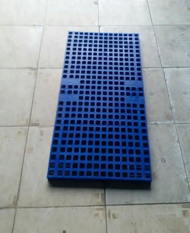 Pallet nhựa sàn không chân 4 Sản phẩm có trọng lượng nhẹ, tải trọng sản phẩm cao